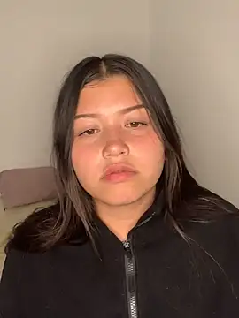 Snapshot of Damn__Love chatting on 02.21.26 Damn Love online show from 02.21.26