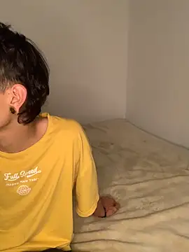 Snapshot of Damn__Love chatting on 02.25.26 Damn Love online show from 02.25.26