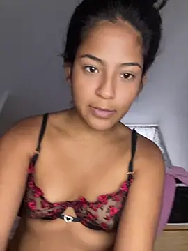Snapshot of BabyFoxy chatting on 05.24.26 BabyFoxy online show from 05.24.26