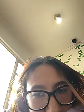 Snapshot of Sara_Love_1 chatting on 04.29.26 Sara Love 1 online show from 04.29.26