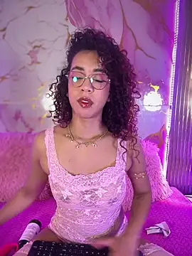 Woo isDaphne online show from 03.04.26