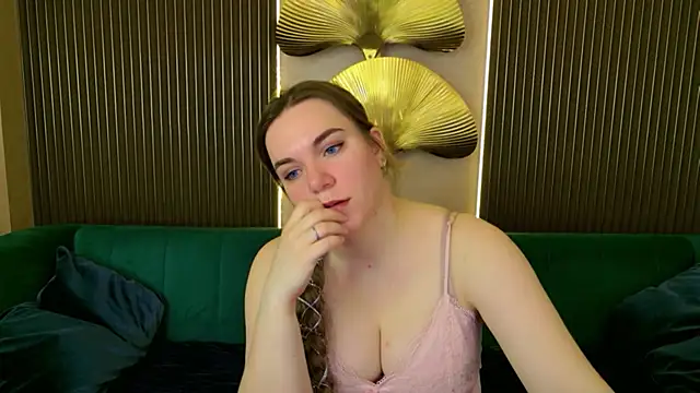 Teona Owenss online show from 04.06.26