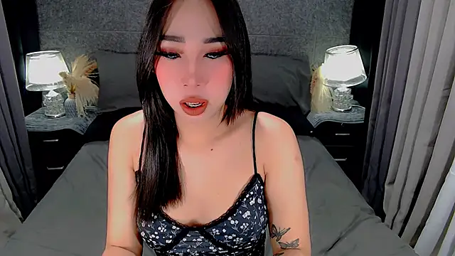 Snapshot of saphira_fucks chatting on 02.28.26 saphira fucks online show from 02.28.26