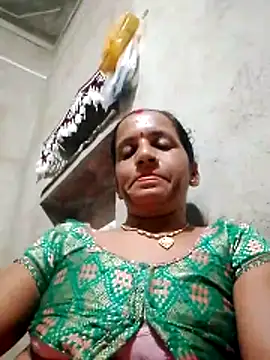 Snapshot of Anitarakkoli chatting on 05.21.26 Anitarakkoli online show from 05.21.26