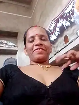 Snapshot of Anitarakkoli chatting on 05.27.26 Anitarakkoli online show from 05.27.26