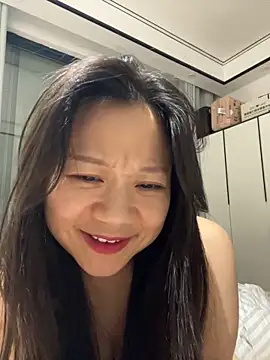 Snapshot of DDoo21 chatting on 06.14.26 DDoo21 online show from 06.14.26