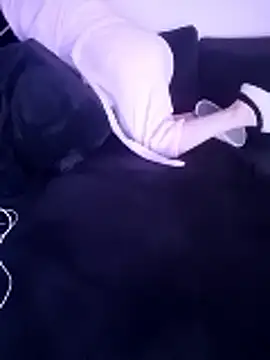 Snapshot of AkuManis chatting on 02.14.26 AkuManis online show from 02.14.26