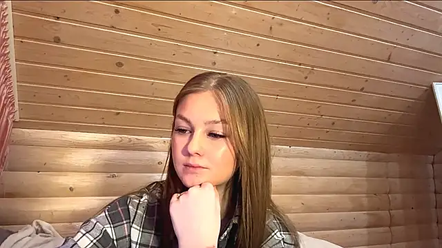 Snapshot of TessSamul chatting on 04.25.26 TessSamul online show from 04.25.26