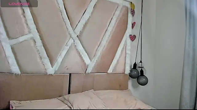 Alexaalove 1 online show from 04.28.26