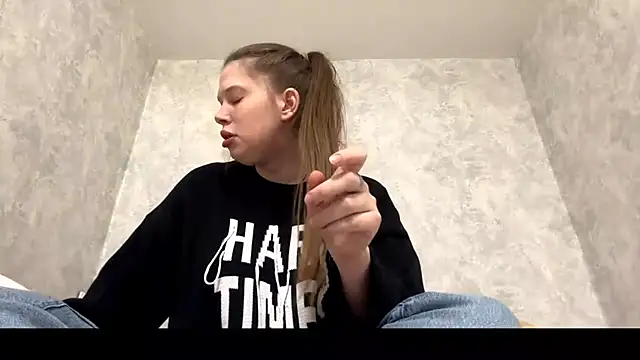 Snapshot of Lunexia_Kysstoria chatting on 02.18.26 Lunexia Kysstoria online show from 02.18.26