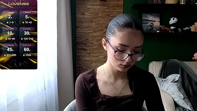 Whitney11 1131 online show from 02.23.26