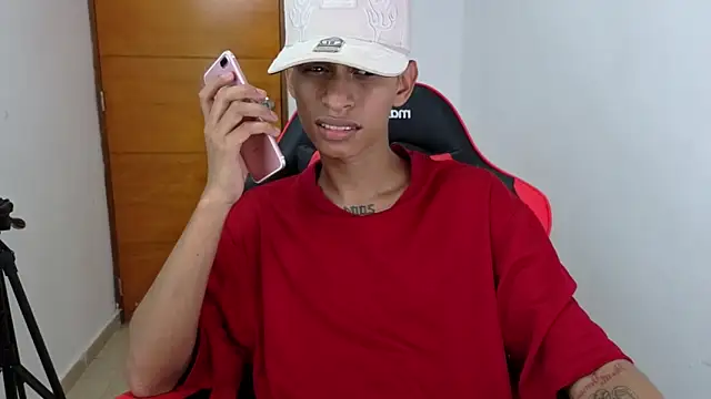 Snapshot of Niklausxxx chatting on 02.10.26 Niklausxxx online show from 02.10.26