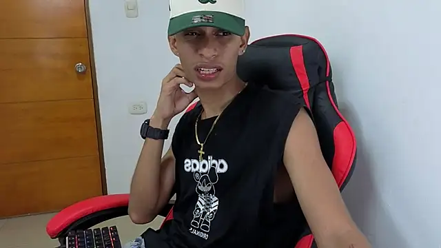 Snapshot of Niklausxxx chatting on 02.26.26 Niklausxxx online show from 02.26.26