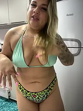 Snapshot of kahreal chatting on 04.15.26 kahreal online show from 04.15.26