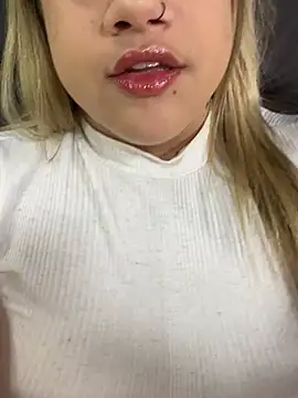 Snapshot of kahreal chatting on 07.16.26 kahreal online show from 07.16.26