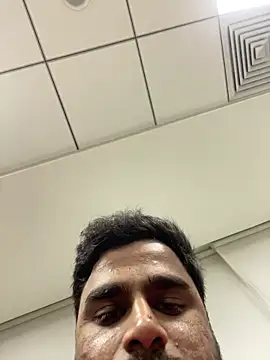 hassuniii online show from 02.10.26