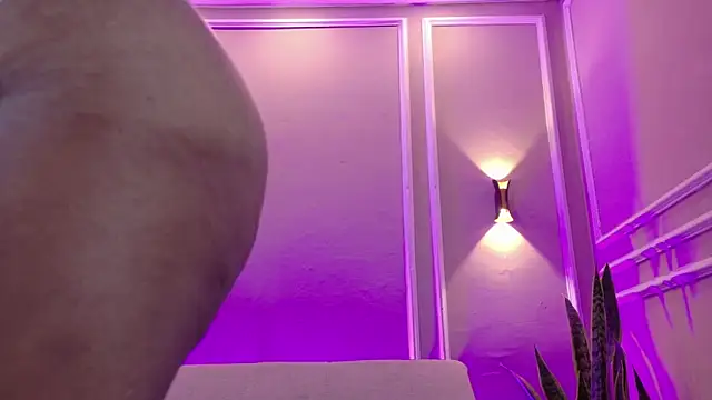 SuzyFox  online show from 04.08.26