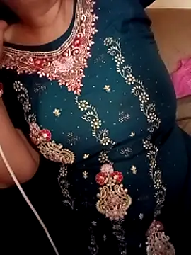 Snapshot of Simran_008 chatting on 04.29.26 Simran 008 online show from 04.29.26