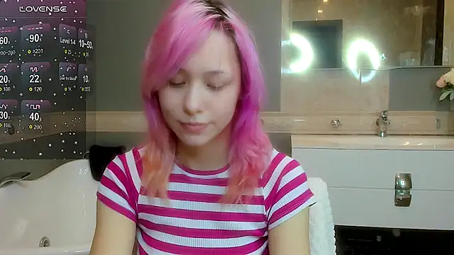 EmilyTrase online show from 04.05.26