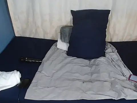 Snapshot of Sweet-Bella17 chatting on 02.27.26 Sweet-Bella17 online show from 02.27.26