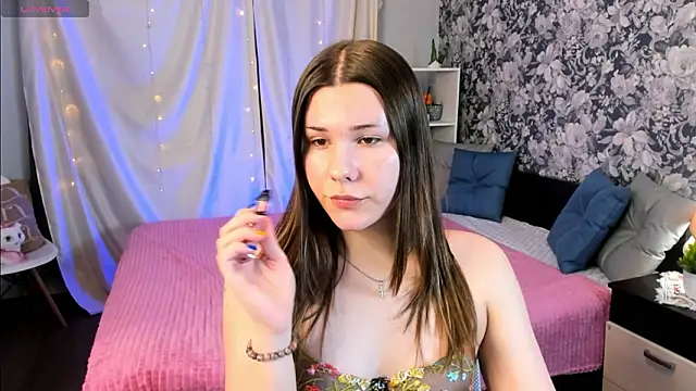 Snapshot of Coraline_kitty chatting on 02.22.26 Coraline kitty online show from 02.22.26