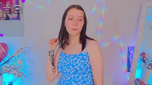 Snapshot of MmollyMay chatting on 02.11.26 MmollyMay online show from 02.11.26