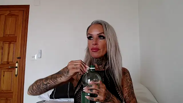 Sophie-Logan-Ink online show from 03.05.26