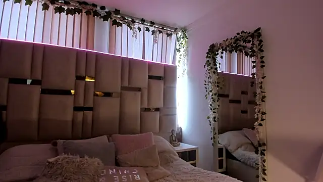 Snapshot of Maya-jhons chatting on 03.09.26 Maya-jhons online show from 03.09.26