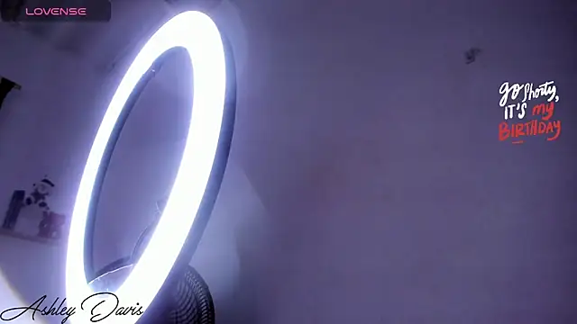 AsshleyDavis online show from 04.18.26