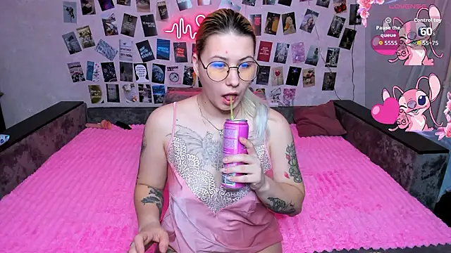 Snapshot of x_Ulya1cutex chatting on 03.08.26 x Ulya1cutex online show from 03.08.26