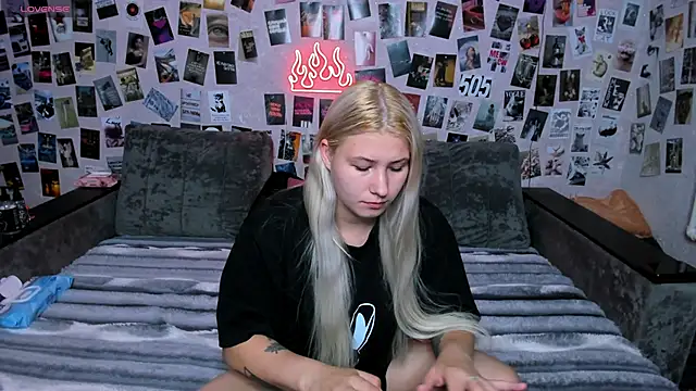 Snapshot of x_Ulya1cutex chatting on 06.29.26 x Ulya1cutex online show from 06.29.26