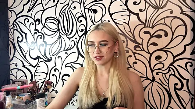 Kat Catherine online show from 02.24.26