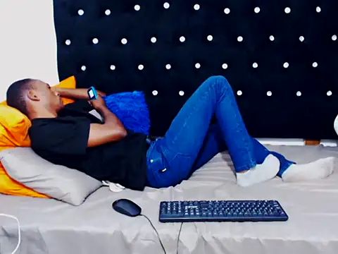 NtandoXx online show from 04.03.26