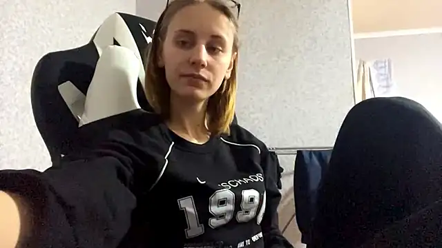 Snapshot of Sweety_Burger chatting on 02.18.26 Sweety Burger online show from 02.18.26