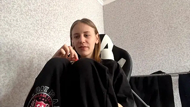 Snapshot of Sweety_Burger chatting on 02.25.26 Sweety Burger online show from 02.25.26