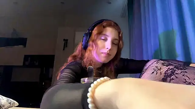 AliceCarrol online show from 02.25.26