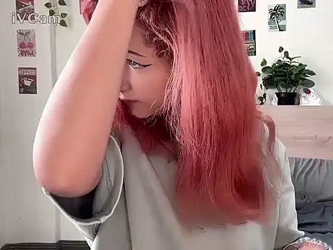 Snapshot of pixieyes00n chatting on 02.28.26 pixieyes00n online show from 02.28.26