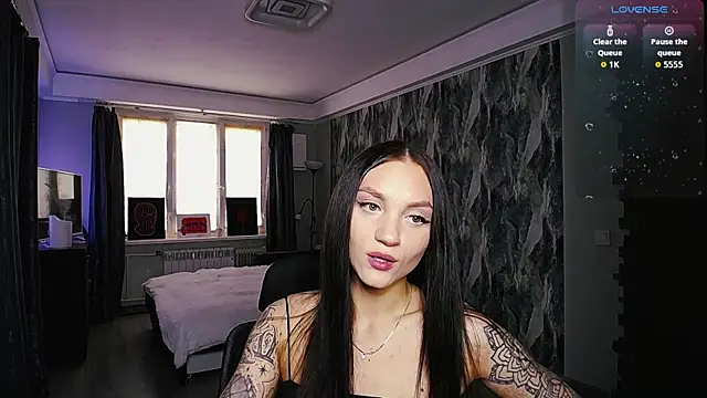 Snapshot of comeherehoney chatting on 04.29.26 comeherehoney online show from 04.29.26