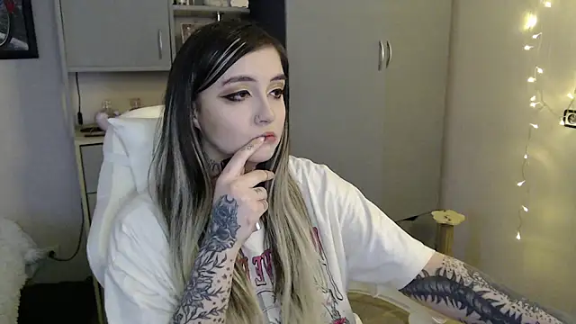 Rin Tozier online show from 04.12.26