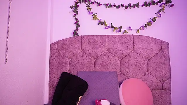 TiffanySander online show from 03.12.26