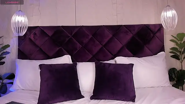 KittyLyne  online show from 04.02.26