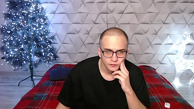 Snapshot of Pure_Aura chatting on 02.14.26 Pure Aura online show from 02.14.26