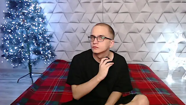 Snapshot of Pure_Aura chatting on 02.15.26 Pure Aura online show from 02.15.26