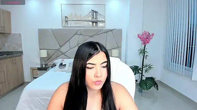 Snapshot of calyptra_lux chatting on 02.26.26 calyptra lux online show from 02.26.26