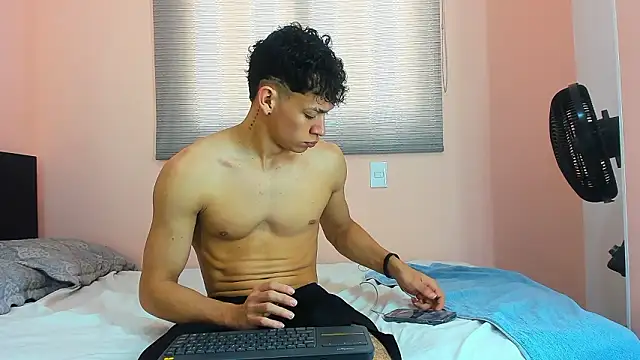 Muscle  Myke online show from 02.28.26