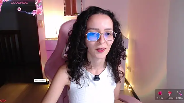 Snapshot of Alexia--27 chatting on 02.20.26 Alexia--27 online show from 02.20.26