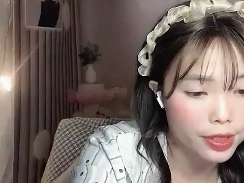 Girl-crazy1 online show from 02.25.26