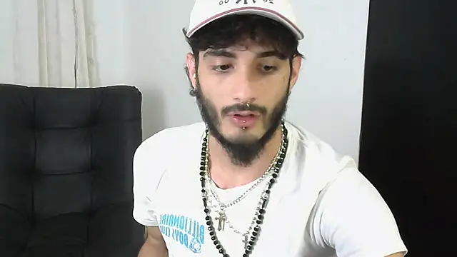 Snapshot of LovexJuxn8 chatting on 02.13.26 LovexJuxn8 online show from 02.13.26