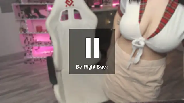 Snapshot of lily_milleerr chatting on 02.25.26 lily milleerr online show from 02.25.26