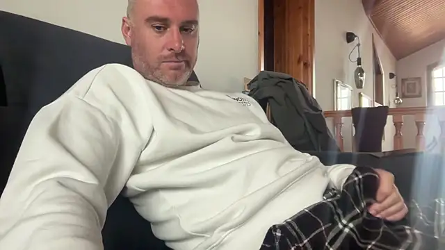 Snapshot of marcovik1 chatting on 02.14.26 marcovik1 online show from 02.14.26